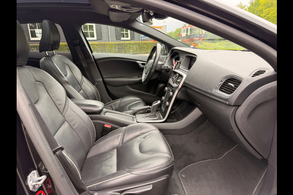 Volvo V40 2.0 T4 190 PK Business Sport Design Automaat Panoramadak, Leder,Full-Led Xenon