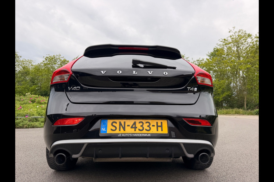 Volvo V40 2.0 T4 190 PK Business Sport Design Automaat Panoramadak, Leder,Full-Led Xenon
