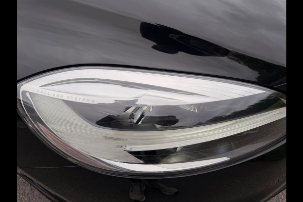 Volvo V40 2.0 T4 190 PK Business Sport Design Automaat Panoramadak, Leder,Full-Led Xenon