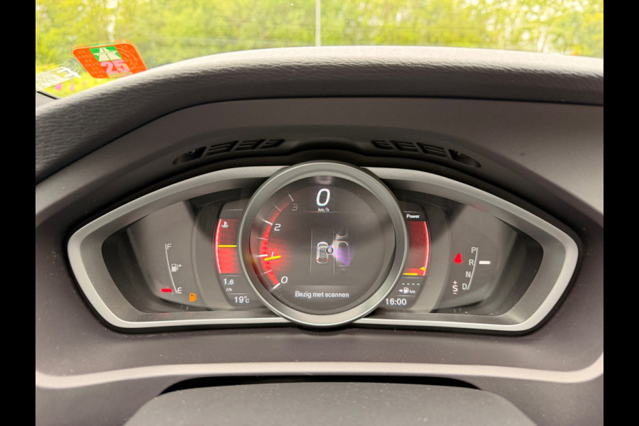 Volvo V40 2.0 T4 190 PK Business Sport Design Automaat Panoramadak, Leder,Full-Led Xenon