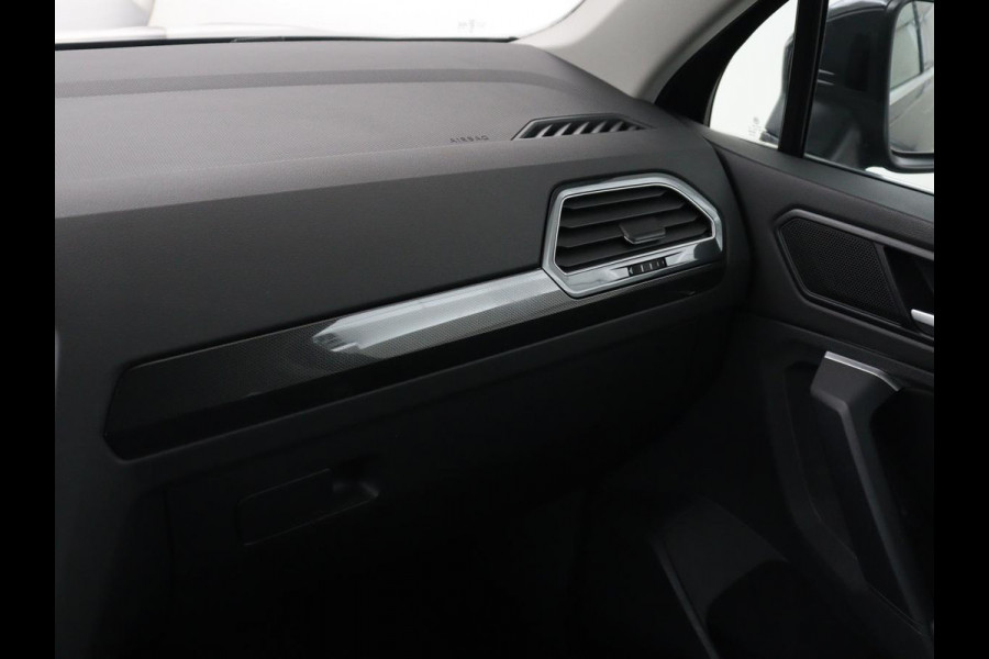 Volkswagen Tiguan 1.4 TSI eHybrid Elegance Exclusive | SOH 89,1% | Leder | Stoelverwarming | 360 Camera | Virtual Cockpit | Adaptive cruise | Carplay | Sfeerverlichting | Navigatie | Matrix LED | PHEV | Plug In
