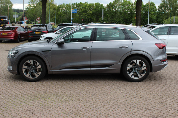 Audi e-tron e-tron 50 quattro Launch edition plus 71 kWh / SoH 91,9% / Panoramadak / Camera / Luchtvering / Intr.voorverwarming / Leder&Alcantara / 20'' / Navigatie / DAB / Stoelverwarming / ACC