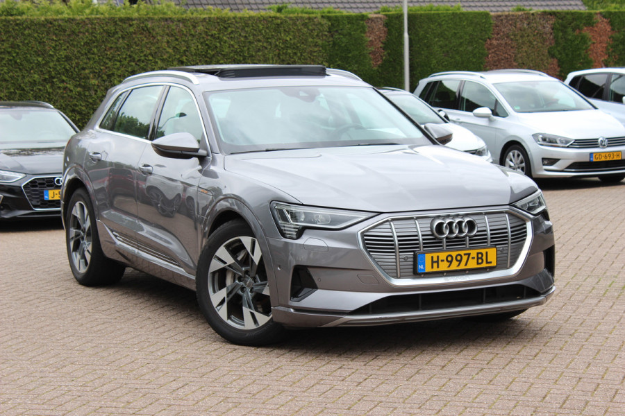 Audi e-tron e-tron 50 quattro Launch edition plus 71 kWh / SoH 91,9% / Panoramadak / Camera / Luchtvering / Intr.voorverwarming / Leder&Alcantara / 20'' / Navigatie / DAB / Stoelverwarming / ACC