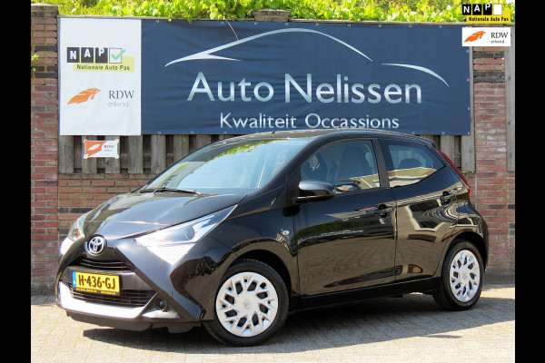 Toyota Aygo 1.0 VVT-i x-play | ACHTERUITRIJCAMERA | DEALER ONDERHOUDEN | APPLE CARPLAY | AIRCO | NIEUWE TYPE 2020 |