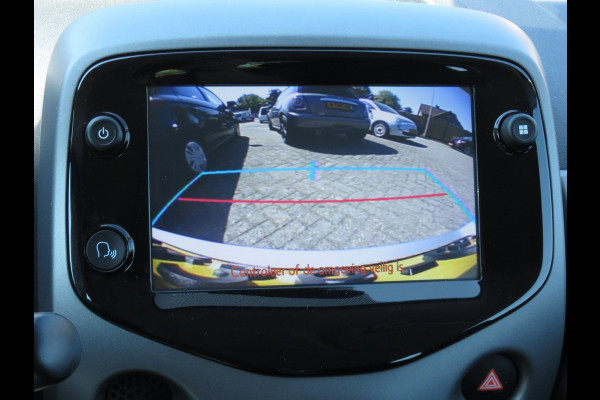 Toyota Aygo 1.0 VVT-i x-play | ACHTERUITRIJCAMERA | DEALER ONDERHOUDEN | APPLE CARPLAY | AIRCO | NIEUWE TYPE 2020 |