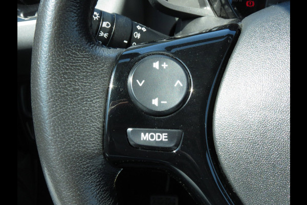 Toyota Aygo 1.0 VVT-i x-play | ACHTERUITRIJCAMERA | DEALER ONDERHOUDEN | APPLE CARPLAY | AIRCO | NIEUWE TYPE 2020 |