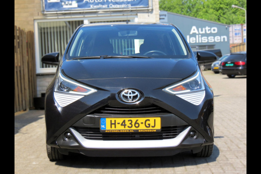 Toyota Aygo 1.0 VVT-i x-play | ACHTERUITRIJCAMERA | DEALER ONDERHOUDEN | APPLE CARPLAY | AIRCO | NIEUWE TYPE 2020 |