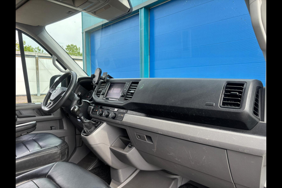 Volkswagen Crafter 30 2.0 TDI L3H3 Highline | Apple Carplay | Leer | 3 Zitplaatsen | Parkeersensoren