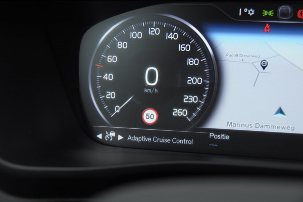 Volvo XC40 T3 163PK Automaat R-Design Adaptieve cruise control / Leder met alcantara bekleding / Parkeersensoren met camera / Trekhaak / stoel - en stuurverwarming / Apple carplay