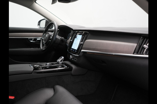 Volvo V90 T6 AWD Inscription PHEV 340pk Dealer O.H. | Trekhaak Af Fabriek | Panodak | Head Up | Adaptive Cruise | 360 Camera | Harman / Kardon | Lederen Sportstoelen Memory & Verwarmd | Keyless | Stuur Verwarmd | Blis | Apple Carplay | DAB | Plug In Hybrid |
