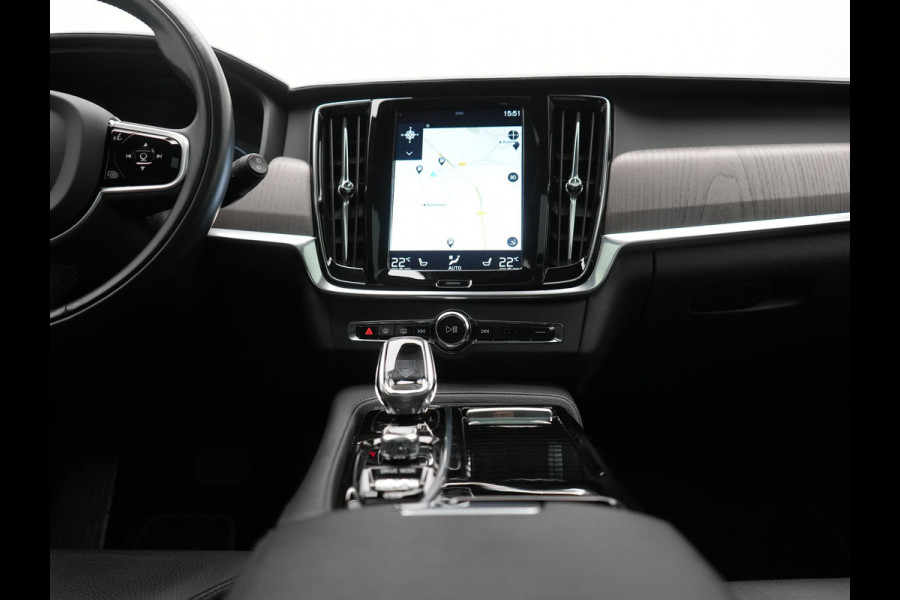 Volvo V90 T6 AWD Inscription PHEV 340pk Dealer O.H. | Trekhaak Af Fabriek | Panodak | Head Up | Adaptive Cruise | 360 Camera | Harman / Kardon | Lederen Sportstoelen Memory & Verwarmd | Keyless | Stuur Verwarmd | Blis | Apple Carplay | DAB | Plug In Hybrid |