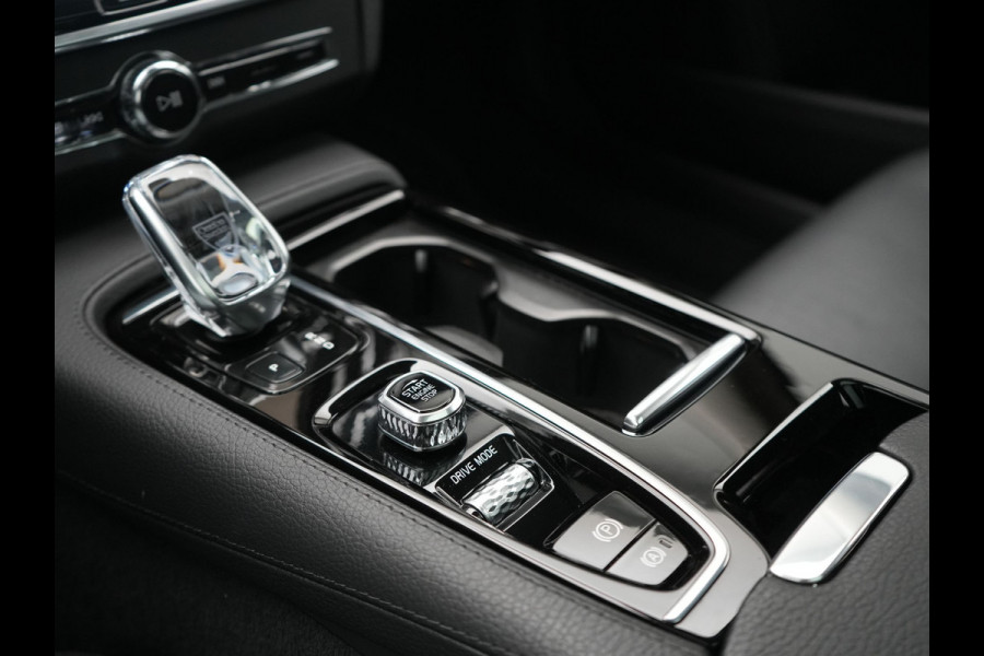 Volvo V90 T6 AWD Inscription PHEV 340pk Dealer O.H. | Trekhaak Af Fabriek | Panodak | Head Up | Adaptive Cruise | 360 Camera | Harman / Kardon | Lederen Sportstoelen Memory & Verwarmd | Keyless | Stuur Verwarmd | Blis | Apple Carplay | DAB | Plug In Hybrid |
