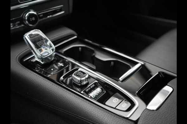 Volvo V90 T6 AWD Inscription PHEV 340pk Dealer O.H. | Trekhaak Af Fabriek | Panodak | Head Up | Adaptive Cruise | 360 Camera | Harman / Kardon | Lederen Sportstoelen Memory & Verwarmd | Keyless | Stuur Verwarmd | Blis | Apple Carplay | DAB | Plug In Hybrid |