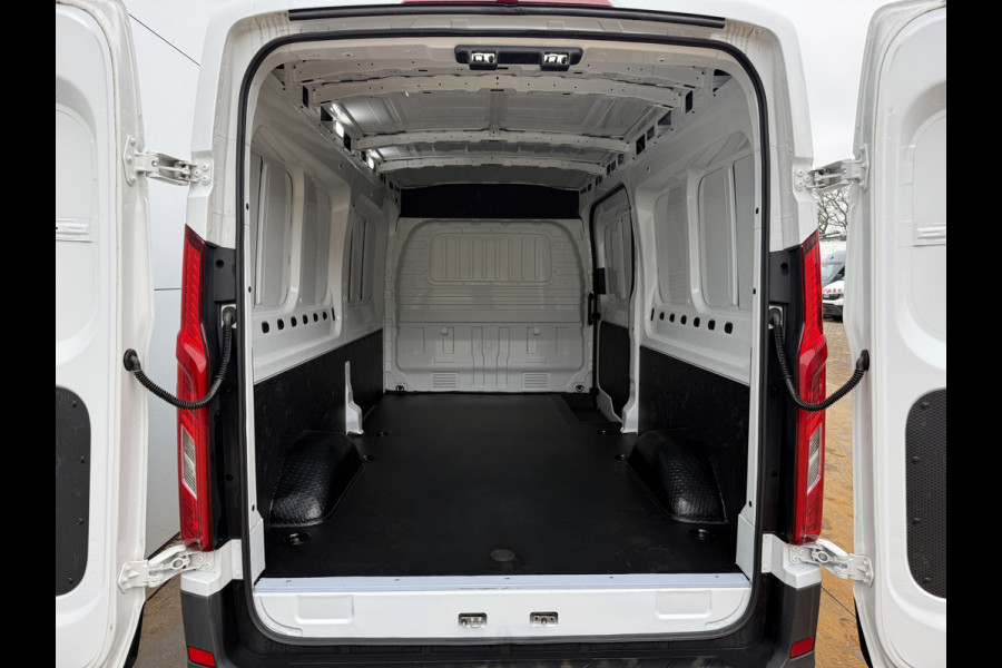 Maxus eDeliver 9 L3H2 72kWh Nieuw! 405KM WLTP L3H2 204 PK 72kWh Snelladen Laadkabel Cruise control Led Airco Apple Carplay Achteruitrij Camera Parkeersensoren BPM vrij
