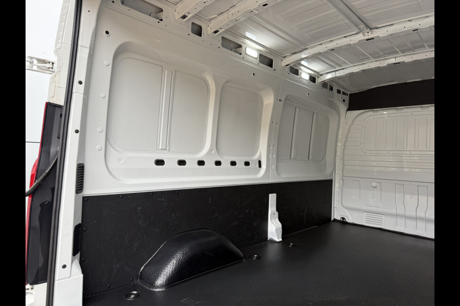 Maxus eDeliver 9 L3H2 72kWh Nieuw! 405KM WLTP L3H2 204 PK 72kWh Snelladen Laadkabel Cruise control Led Airco Apple Carplay Achteruitrij Camera Parkeersensoren BPM vrij