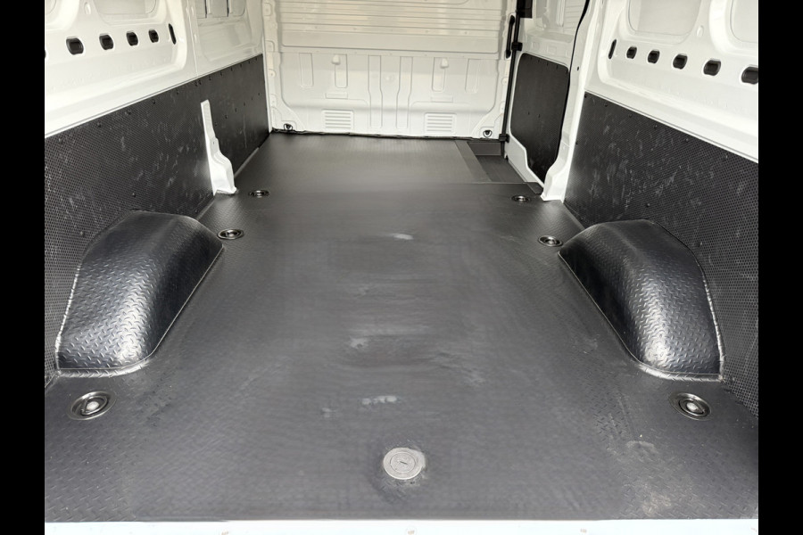Maxus eDeliver 9 L3H2 72kWh Nieuw! 405KM WLTP L3H2 204 PK 72kWh Snelladen Laadkabel Cruise control Led Airco Apple Carplay Achteruitrij Camera Parkeersensoren BPM vrij