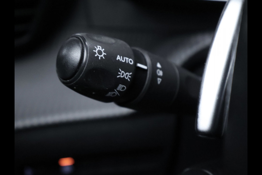 Peugeot 2008 1.2 PureTech Allure Pack Sport (APPLE CARPLAY,NAVI,CAMERA,360 VIEW,DIGITAL COCKPIT,LED,GETINT,SPORTSTOELEN,LM VELGEN)