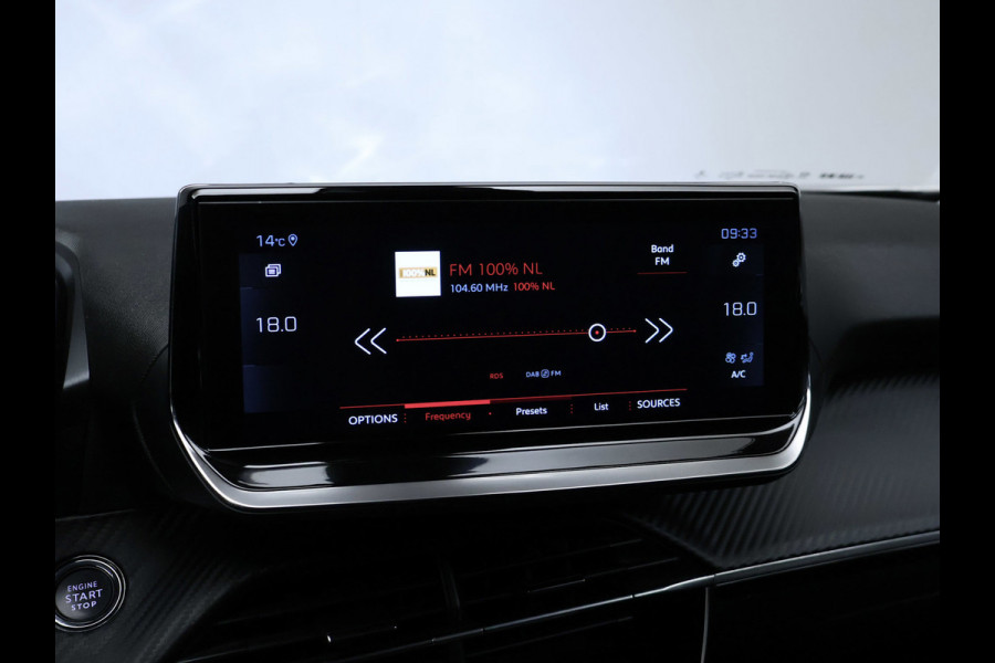 Peugeot 2008 1.2 PureTech Allure Pack Sport (APPLE CARPLAY,NAVI,CAMERA,360 VIEW,DIGITAL COCKPIT,LED,GETINT,SPORTSTOELEN,LM VELGEN)