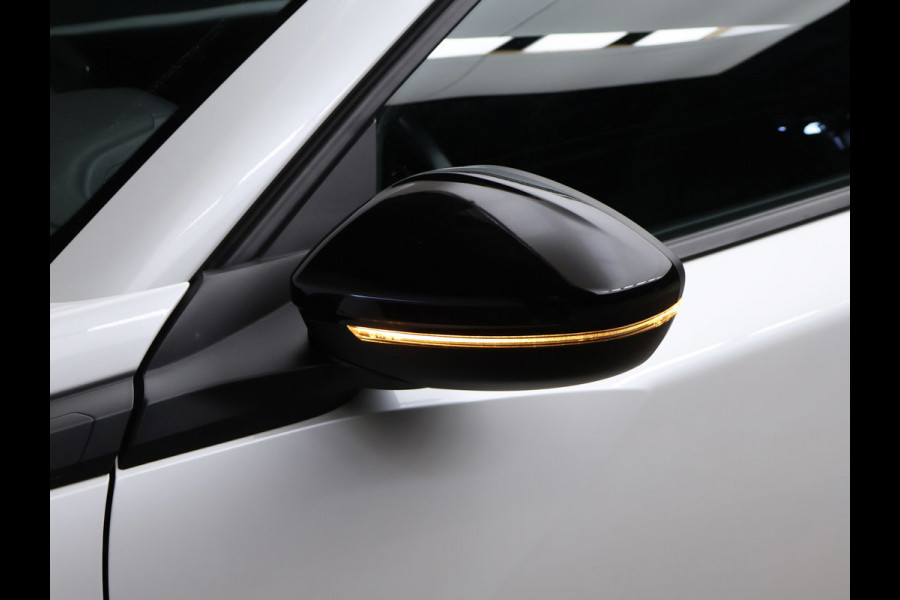 Peugeot 2008 1.2 PureTech Allure Pack Sport (APPLE CARPLAY,NAVI,CAMERA,360 VIEW,DIGITAL COCKPIT,LED,GETINT,SPORTSTOELEN,LM VELGEN)