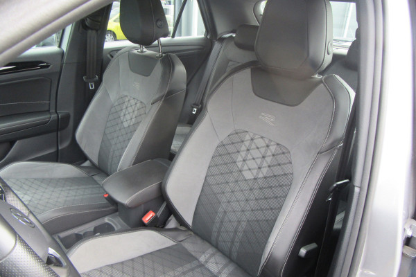 Volkswagen T-Roc 1.5 TSI DSG Sport Business R. Ad. CC, Camera, Trekhaak