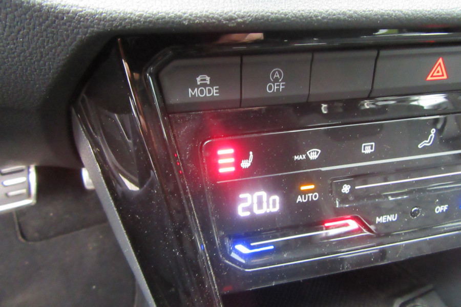 Volkswagen T-Roc 1.5 TSI DSG Sport Business R. Ad. CC, Camera, Trekhaak