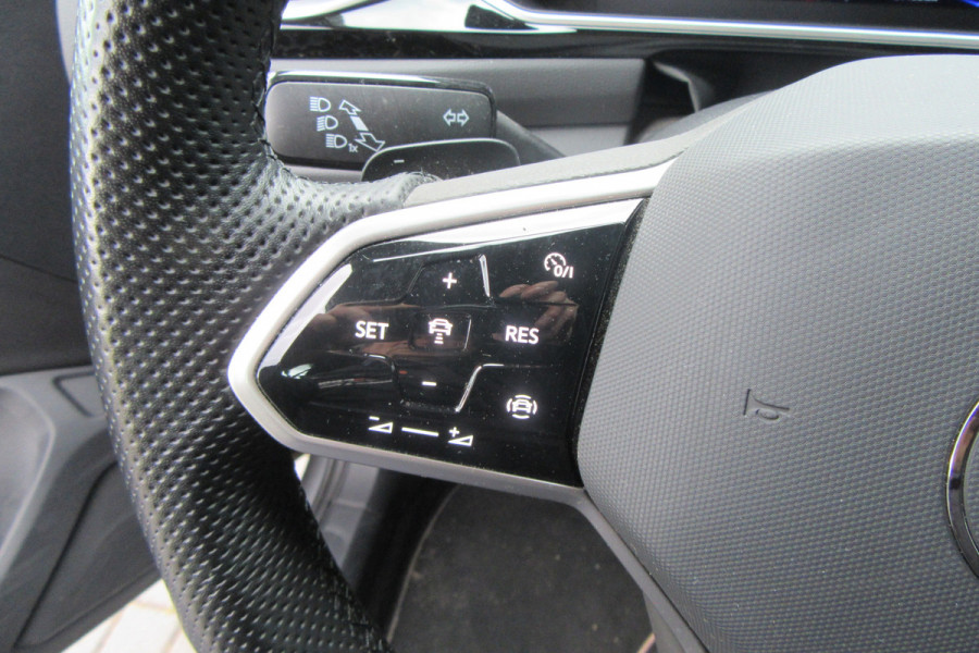 Volkswagen T-Roc 1.5 TSI DSG Sport Business R. Ad. CC, Camera, Trekhaak