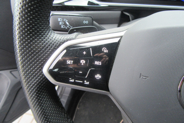 Volkswagen T-Roc 1.5 TSI DSG Sport Business R. Ad. CC, Camera, Trekhaak