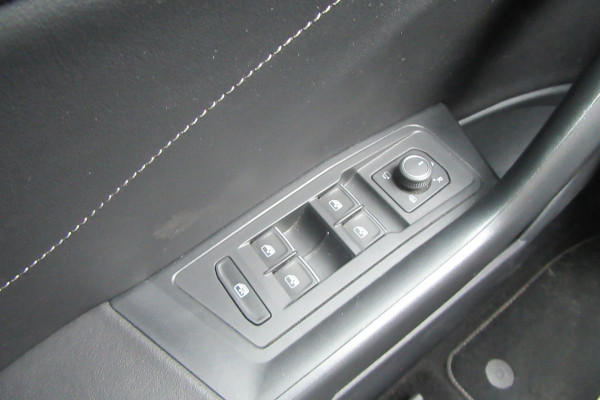 Volkswagen T-Roc 1.5 TSI DSG Sport Business R. Ad. CC, Camera, Trekhaak
