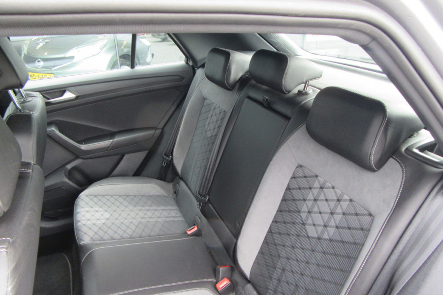 Volkswagen T-Roc 1.5 TSI DSG Sport Business R. Ad. CC, Camera, Trekhaak