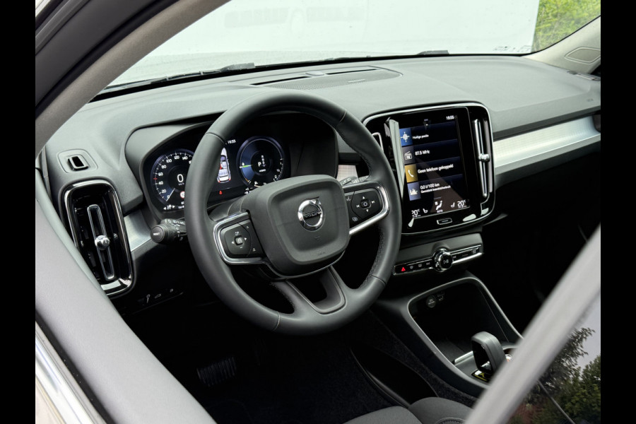 Volvo XC40 1.5 T5 Recharge Inscription | Trekhaak | Pilost Assist | Memory | 18 inch