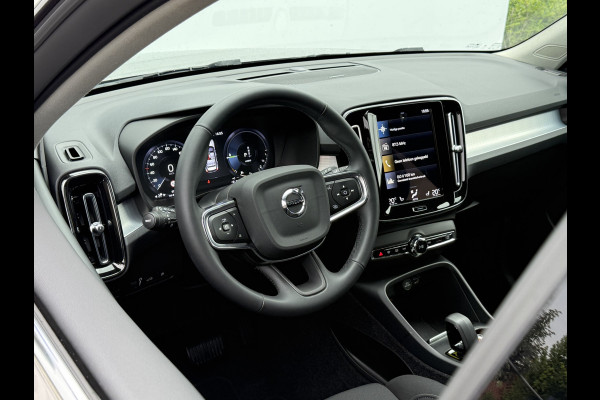 Volvo XC40 1.5 T5 Recharge Inscription | Trekhaak | Pilost Assist | Memory | 18 inch