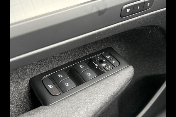 Volvo XC40 1.5 T5 Recharge Inscription | Trekhaak | Pilost Assist | Memory | 18 inch