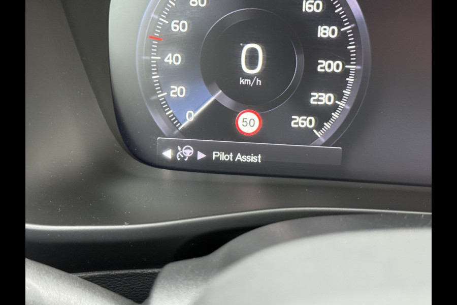 Volvo XC40 1.5 T5 Recharge Inscription | Trekhaak | Pilost Assist | Memory | 18 inch