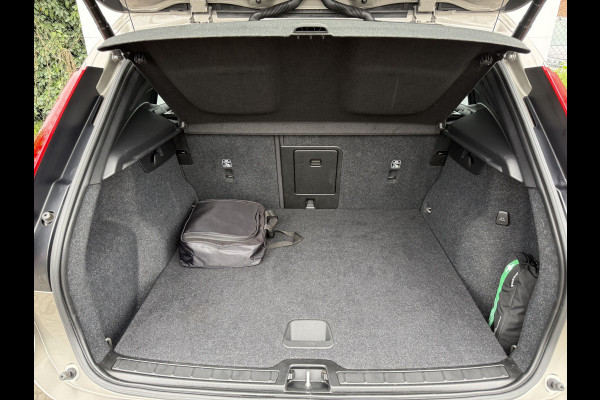 Volvo XC40 1.5 T5 Recharge Inscription | Trekhaak | Pilost Assist | Memory | 18 inch