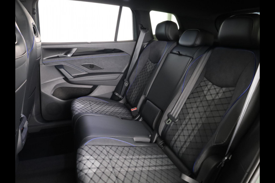 Volkswagen Tayron R-Line Edition 1.5 eHybrid 204 PK DSG | 20" LM |  Black Style | Panoramadak | Trekhaak |