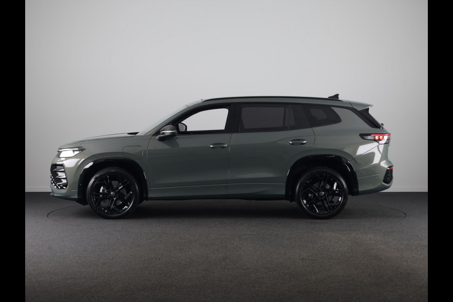 Volkswagen Tayron R-Line Edition 1.5 eHybrid 204 PK DSG | 20" LM |  Black Style | Panoramadak | Trekhaak |