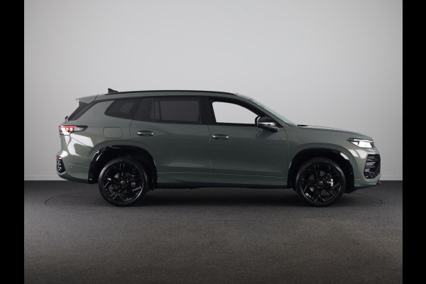 Volkswagen Tayron R-Line Edition 1.5 eHybrid 204 PK DSG | 20" LM |  Black Style | Panoramadak | Trekhaak |