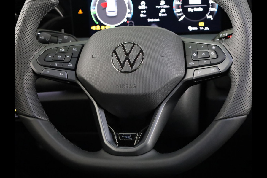 Volkswagen Tayron R-Line Edition 1.5 eHybrid 204 PK DSG | 20" LM |  Black Style | Panoramadak | Trekhaak |