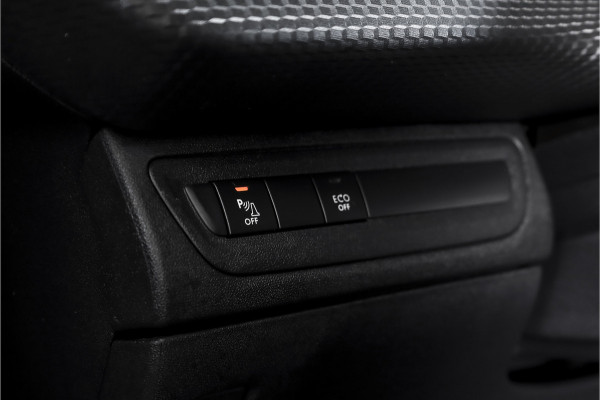 Peugeot 2008 1.2 PureTech 130 PK GT-line | Pano | Cruise | Stoelverw. | PDC | Camera | NAV + App. Conect | ECC | LM 17" |