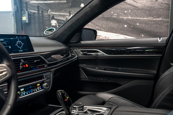 BMW 7 Serie 740d xDrive High Executive *M-Sport / Actieve-Besturing / Stoelventilatie / Entertainment-Achter / Alcantara-Hemel / Harman Kardon / Panorama*