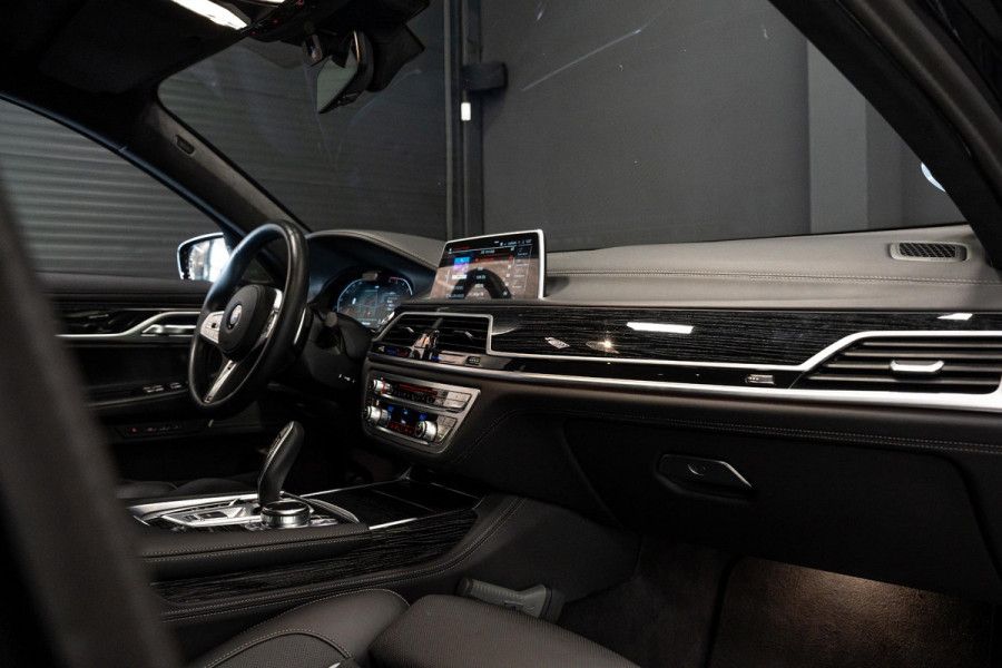BMW 7 Serie 740d xDrive High Executive *M-Sport / Actieve-Besturing / Stoelventilatie / Entertainment-Achter / Alcantara-Hemel / Harman Kardon / Panorama*