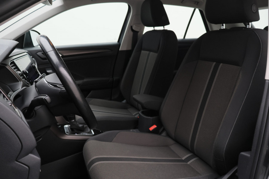 Volkswagen T-Roc 1.5 TSI DSG Style Eerste Eigenaar, ACC, Apple Carplay, Airco, Rijstrooksensor, DAB, PDC, 16''