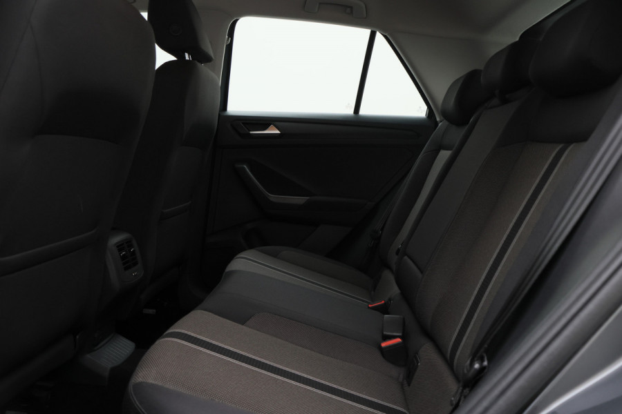 Volkswagen T-Roc 1.5 TSI DSG Style Eerste Eigenaar, ACC, Apple Carplay, Airco, Rijstrooksensor, DAB, PDC, 16''