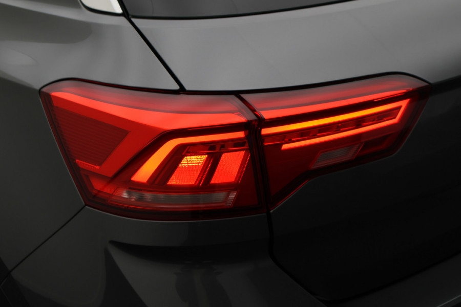 Volkswagen T-Roc 1.5 TSI DSG Style Eerste Eigenaar, ACC, Apple Carplay, Airco, Rijstrooksensor, DAB, PDC, 16''