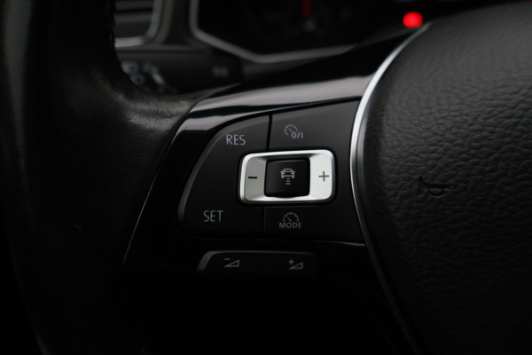 Volkswagen T-Roc 1.5 TSI DSG Style Eerste Eigenaar, ACC, Apple Carplay, Airco, Rijstrooksensor, DAB, PDC, 16''