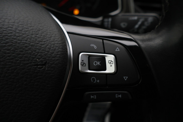 Volkswagen T-Roc 1.5 TSI DSG Style Eerste Eigenaar, ACC, Apple Carplay, Airco, Rijstrooksensor, DAB, PDC, 16''