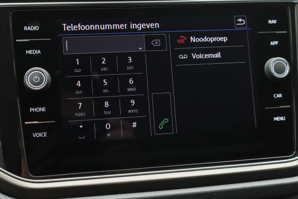 Volkswagen T-Roc 1.5 TSI DSG Style Eerste Eigenaar, ACC, Apple Carplay, Airco, Rijstrooksensor, DAB, PDC, 16''