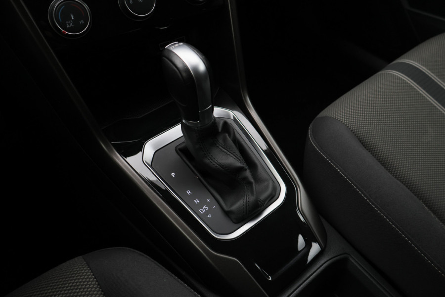 Volkswagen T-Roc 1.5 TSI DSG Style Eerste Eigenaar, ACC, Apple Carplay, Airco, Rijstrooksensor, DAB, PDC, 16''