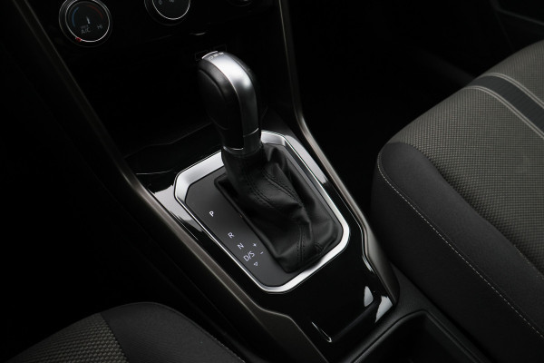 Volkswagen T-Roc 1.5 TSI DSG Style Eerste Eigenaar, ACC, Apple Carplay, Airco, Rijstrooksensor, DAB, PDC, 16''