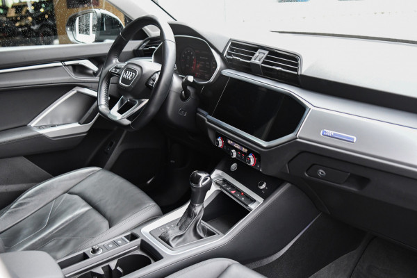 Audi Q3 35 TFSI Pro Line, Matrix, Leder, Camera, Keyless Entry&Go, Ambient, Elek. Achterklep, 20"!